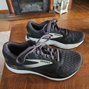 Brooks Charcoal Athletic Sneakers